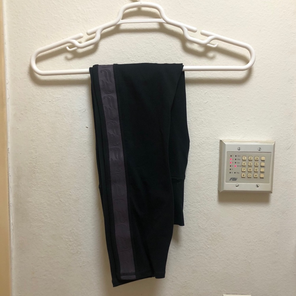 BRAND NEW HIGH-WAISTED WOMEN’S LEGGINGS IN SIZE M - Picture 3 of 7